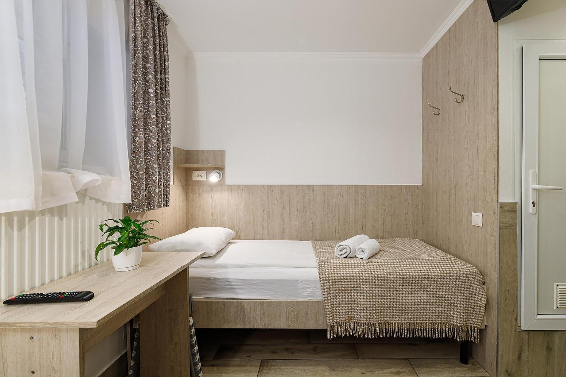 Готель Кайзер Економ Lviv Chambre photo